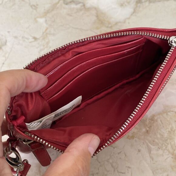 NWOT Danier Leather Wristlet Wallet Red - Picture 5 of 11